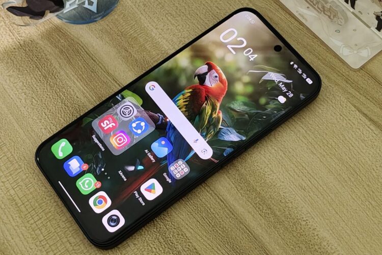 Tampilan depan Infinix GT 30 Pro