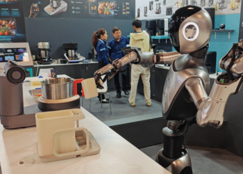 Robot China R1: Si Penantang Optimus yang Bisa Masak Sendiri!