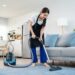 Ilustrasi vacuum cleaner, Ilustrasi menyedot debu.