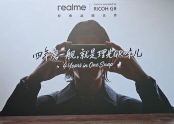 Kolaborasi Strategis realme dan RICOH GR Bawa Filosofi Kamera Legendaris ke Smartphone