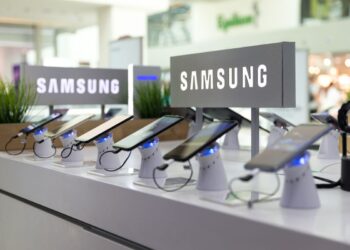 Diduga Jual Data ke Kompetitor, 10 Eks-Pegawai Samsung Ditangkap