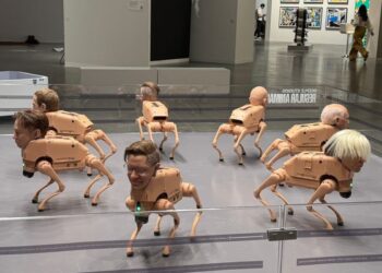 Karya Seni Robotik Mirip Musk dan Zuckerberg Laris, Raih Penjualan Fantastis