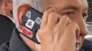 Bukan Sekadar Stiker, Alasan Netanyahu Tutup Kamera Ponselnya