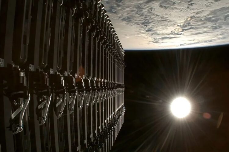 Elon Musk Umumkan Proyek Starmind: 1 Juta Satelit untuk Pusat Data AI di Antariksa