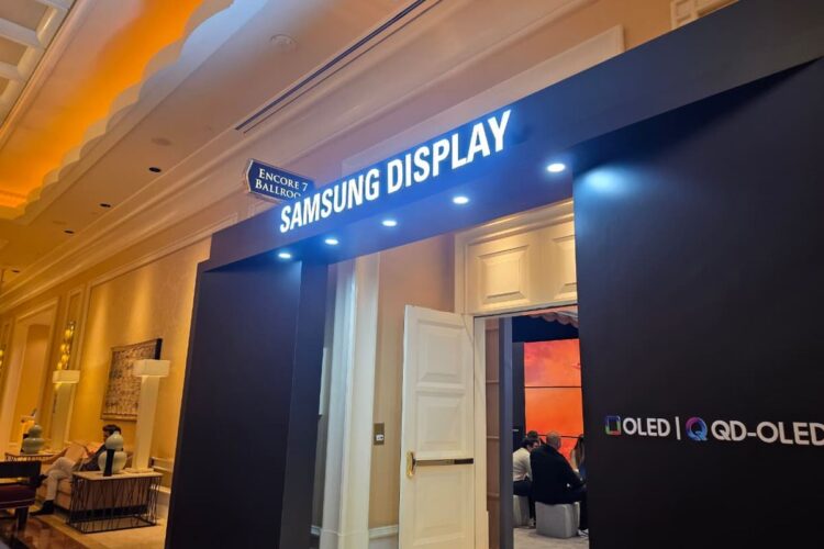 Samsung Display Ciptakan Layar 2K 165 Hz Pertama di Dunia, iQOO 16 Siap Jadi yang Pertama Menggunakannya