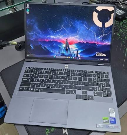 Lenovo Legion 7i 16IAX10