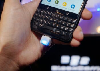 BlackBerry Kembali Guncang Industri Teknologi Lewat Sistem Operasi Otomotif dan Robot