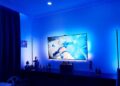 Sulap Ruang Tamu Serasa Bioskop Pribadi dengan Philips Smart Lighting TV Sync