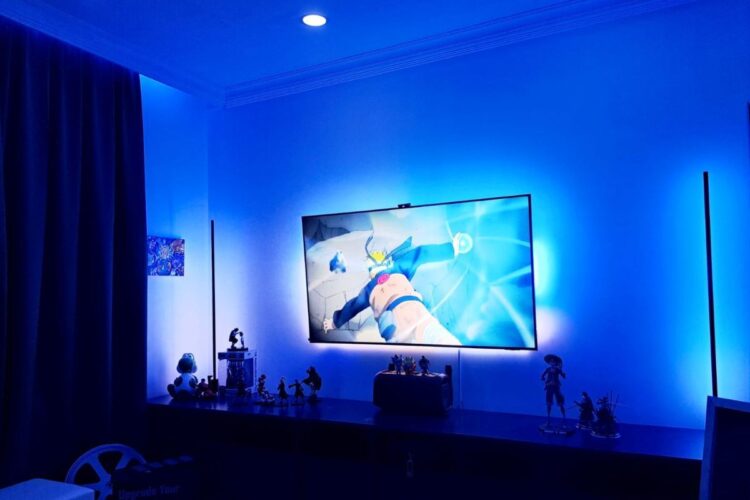 Sulap Ruang Tamu Serasa Bioskop Pribadi dengan Philips Smart Lighting TV Sync